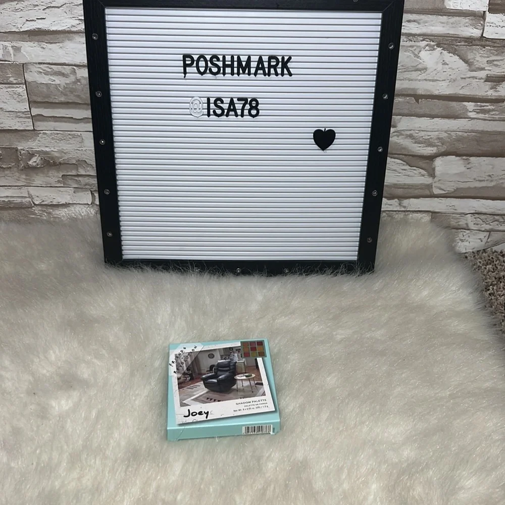 Revolution X Friends Joey Eyeshadow Palette